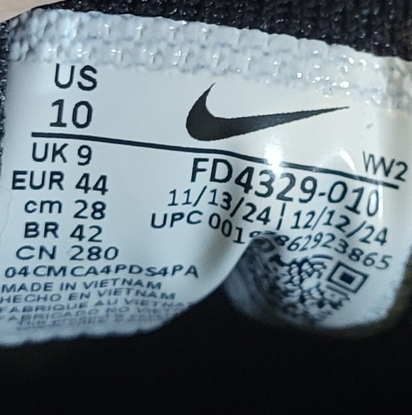 Nike Air Max Nuaxis in the "Black University Red" Mens 10 Womens 11.5 NWT & BOX - Picture 11 of 11